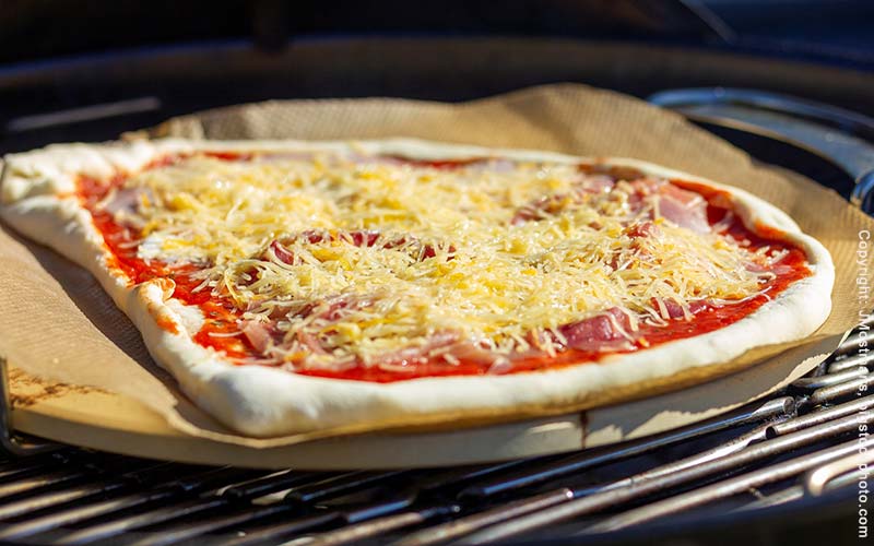 Knusprige Pizza vom Pizzastein – Anleitung & Tipps für die Zubereitung auf dem Gasgrill